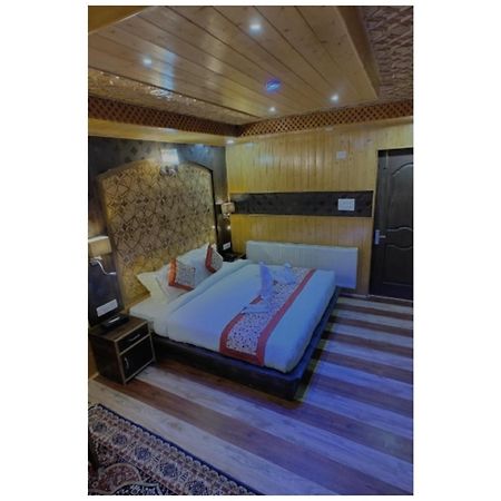 Hotel Shanu Premium 古尔马尔格 外观 照片