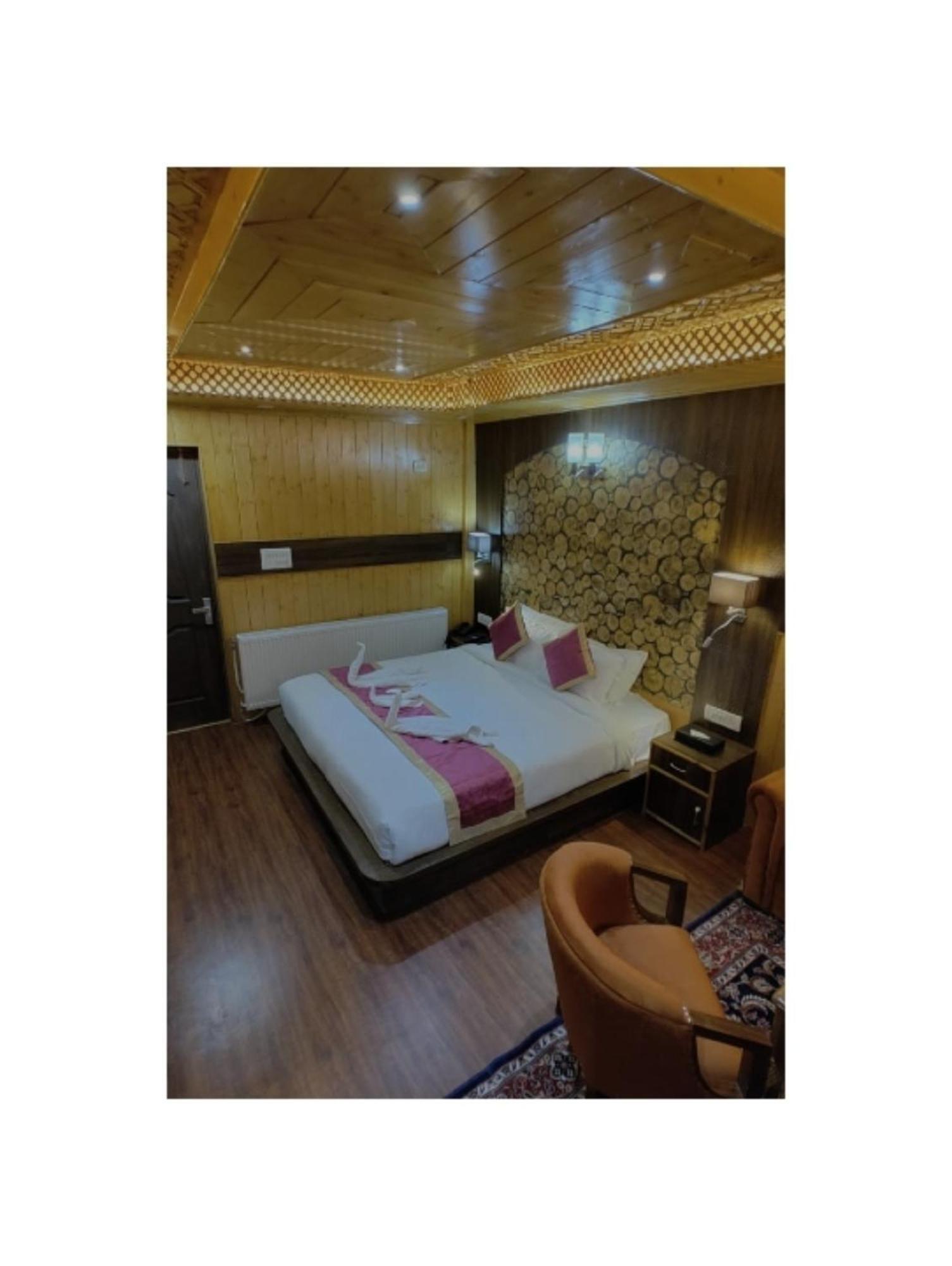 Hotel Shanu Premium 古尔马尔格 外观 照片